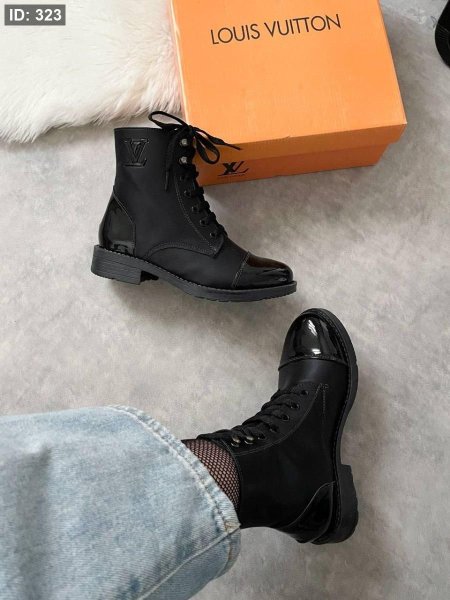 LV اسود اسود